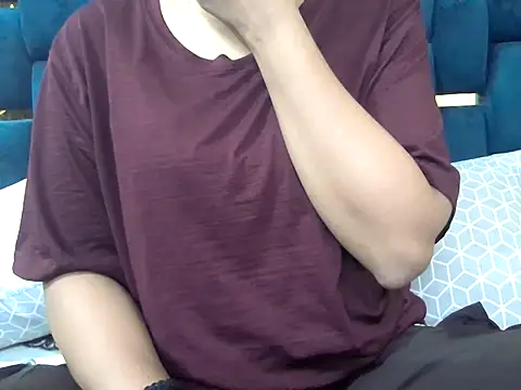 Snapshot of Aradya_ chatting on 04.15.26 Aradya online show from 04.15.26