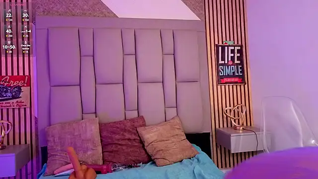  karlaruso online show from 04.28.26