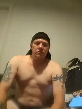 Snapshot of yourMasterisBored chatting on 05.25.26 yourMasterisBored online show from 05.25.26