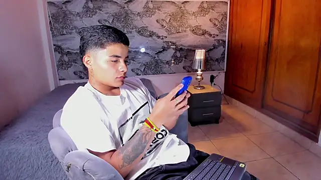 Liam Dustin online show from 04.29.26