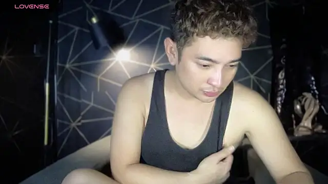 Snapshot of Treat2Heaven chatting on 03.18.26 Treat2Heaven online show from 03.18.26