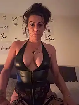 Eviehudson online show from 04.30.26