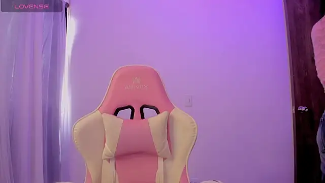 KittyFeet1 online show from 04.20.26