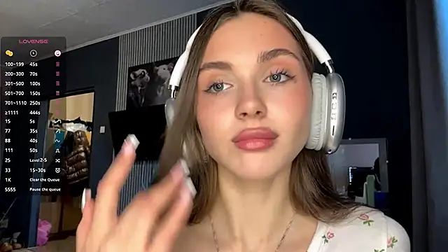 Veluxe online show from 03.23.26