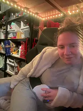 curvyneon online show from 04.03.26