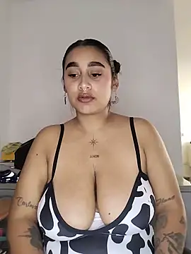 Mia skyy18 online show from 05.12.26