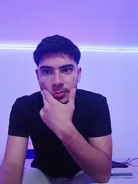 Snapshot of ApoloGray__ chatting on 04.14.26 ApoloGray online show from 04.14.26