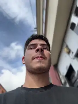 Snapshot of ApoloGray__ chatting on 04.15.26 ApoloGray online show from 04.15.26