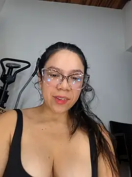 Aila Phone online show from 04.17.26