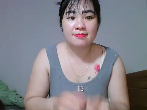 Snapshot of Tits28-2 chatting on 05.06.26 Tits28-2 online show from 05.06.26