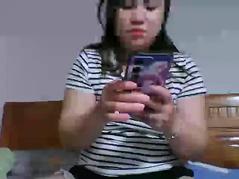 Snapshot of Tits28-2 chatting on 05.18.26 Tits28-2 online show from 05.18.26