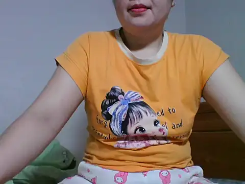 Snapshot of Tits28-2 chatting on 05.21.26 Tits28-2 online show from 05.21.26