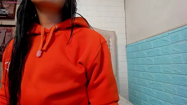 LITTLE-NESSA online show from 05.04.26