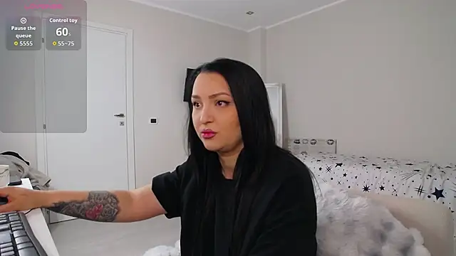 InesNova online show from 04.30.26