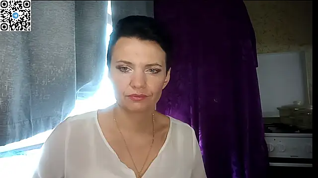 Snapshot of HotMamaQueen234 chatting on 06.29.26 HotMamaQueen234 online show from 06.29.26