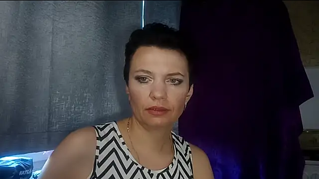 Snapshot of HotMamaQueen234 chatting on 07.31.26 HotMamaQueen234 online show from 07.31.26