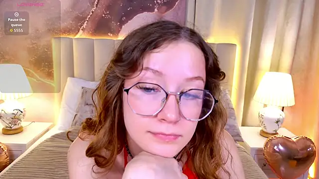 Snapshot of AmelieViolet chatting on 07.10.26 AmelieViolet online show from 07.10.26