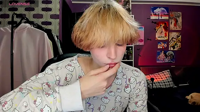 sweet peach    online show from 07.06.26
