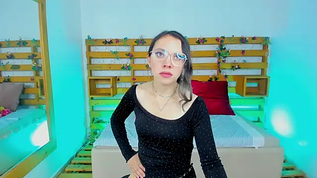 Ashley Benoit online show from 04.09.26