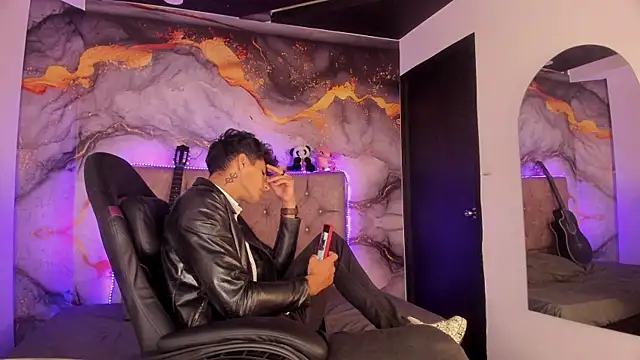 MaxiimoRomano  online show from 04.27.26