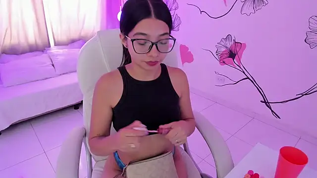 AishaNoor online show from 04.06.26