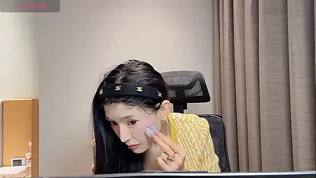 Snapshot of kiki-12 chatting on 04.09.26 kiki-12 online show from 04.09.26