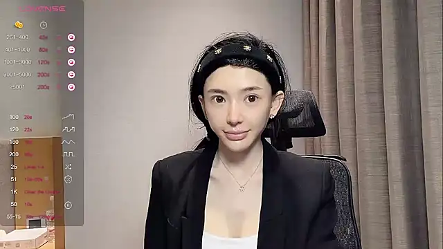 Snapshot of kiki-12 chatting on 04.10.26 kiki-12 online show from 04.10.26