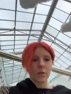NinaParri online show from 05.06.26