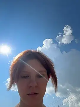 Snapshot of NinaParri chatting on 06.14.26 NinaParri online show from 06.14.26