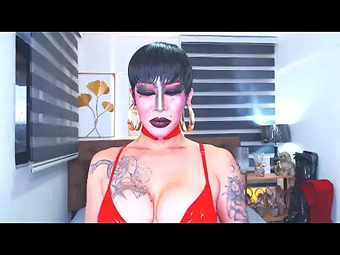 Snapshot of DominateMistressTania chatting on 07.25.26 DominateMistressTania online show from 07.25.26