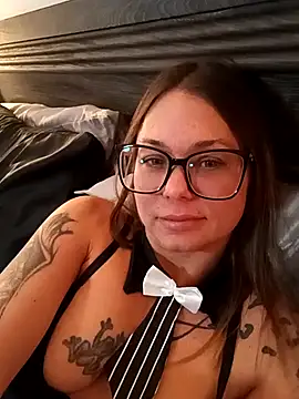 Couple qc online show from 04.20.26