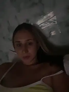 Snapshot of VictoriaWhitmore chatting on 04.06.26 VictoriaWhitmore online show from 04.06.26