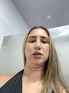 Snapshot of VictoriaWhitmore chatting on 04.06.26 VictoriaWhitmore online show from 04.06.26