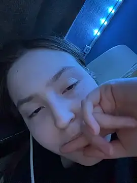 Snapshot of charmingggirl chatting on 03.31.26 charmingggirl online show from 03.31.26