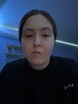 Snapshot of charmingggirl chatting on 04.01.26 charmingggirl online show from 04.01.26