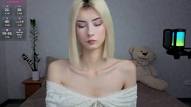 kittysocutie online show from 06.10.26