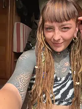 Snapshot of HornyHippy1 chatting on 03.18.26 HornyHippy1 online show from 03.18.26