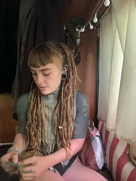 HornyHippy1 online show from 05.18.26