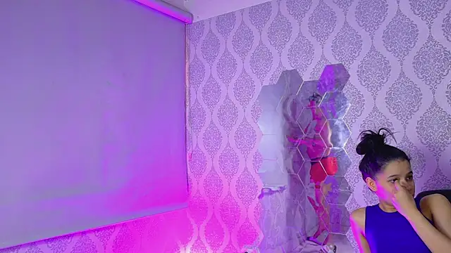 Twink Sensationxx online show from 04.09.26