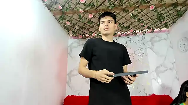 Nahomi hot 77 online show from 06.22.26
