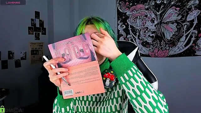 LittleKittenStar online show from 04.21.26