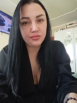 Snapshot of Elsie-Nora chatting on 05.22.26 Elsie-Nora online show from 05.22.26