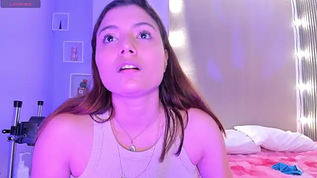 Snapshot of Littletammy4u chatting on 05.12.26 Littletammy4u online show from 05.12.26