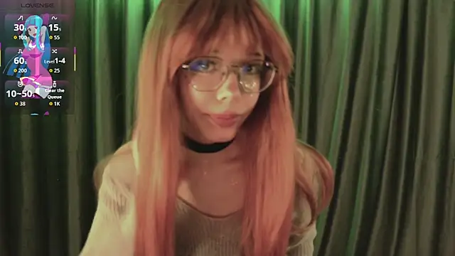 Layla Muur online show from 04.13.26