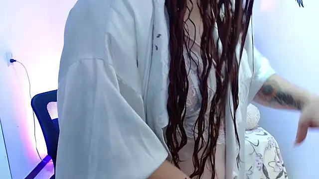 Snapshot of Luna_cur chatting on 03.25.26 Luna cur online show from 03.25.26