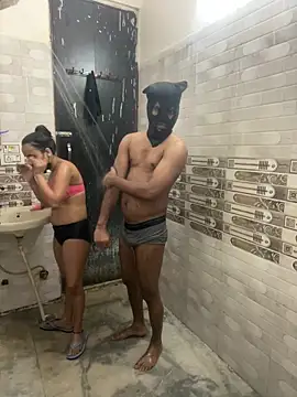 Snapshot of couple-new chatting on 04.18.26 couple-new online show from 04.18.26