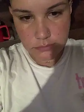 Snapshot of iamvaneg chatting on 04.15.26 iamvaneg online show from 04.15.26