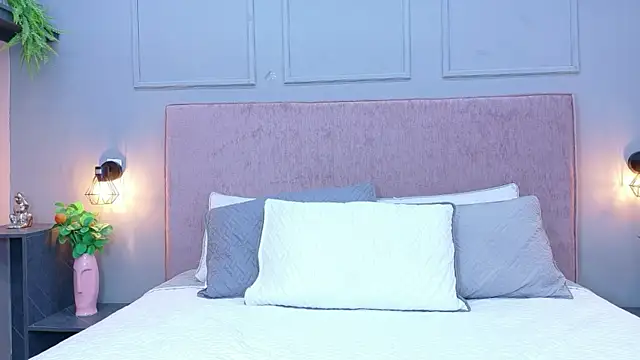 Ariana Mold online show from 04.25.26