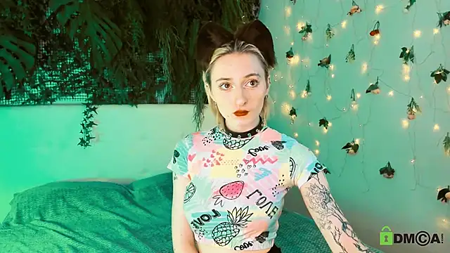 Kira  Cutie online show from 05.04.26