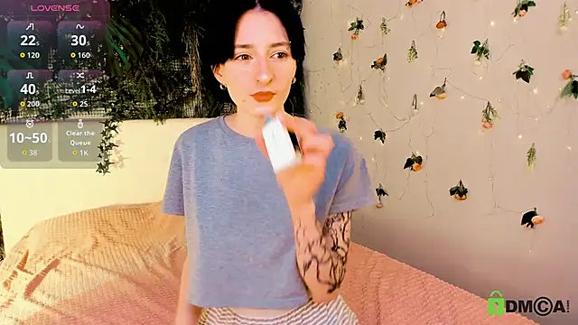 Kira  Cutie online show from 05.28.26